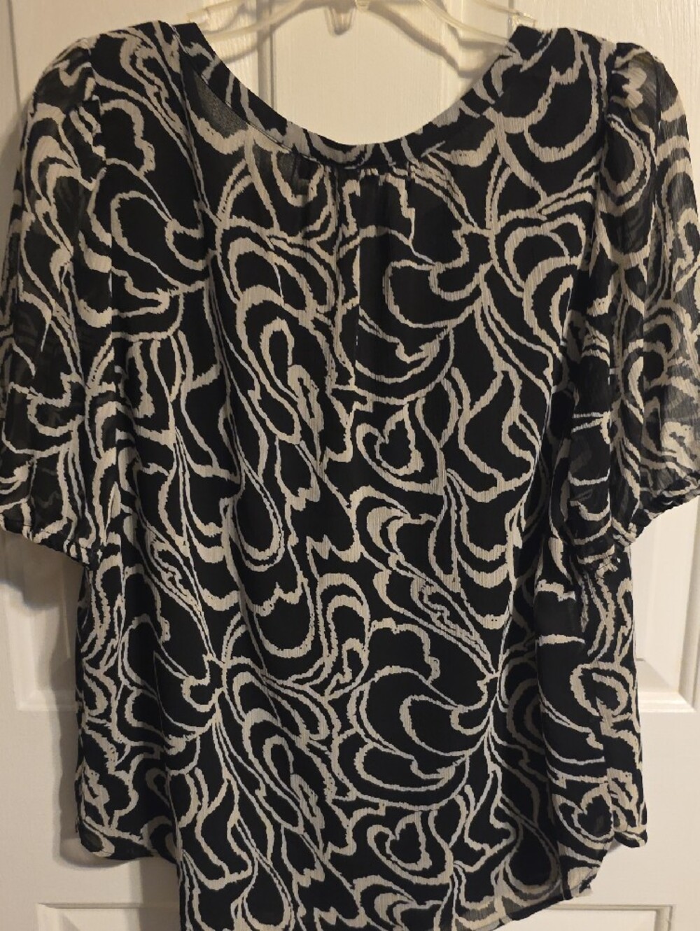 LOFT Black and White Abstract Flutter Sleeve Blouse - Picture 7 of 7